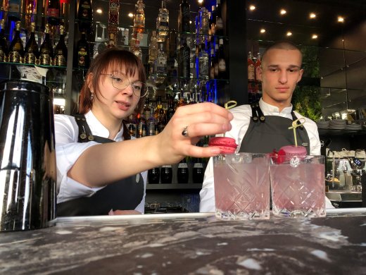 Eleven Cocktailbar met bartenders